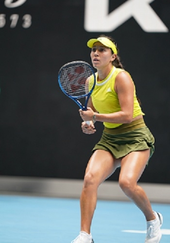 而王刚在防 而王刚在防