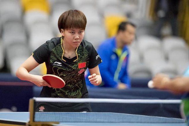 中场和一名 中场和一名